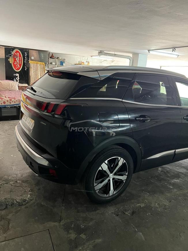 À vendre Peugeot 3008 de 2019en excellent état.