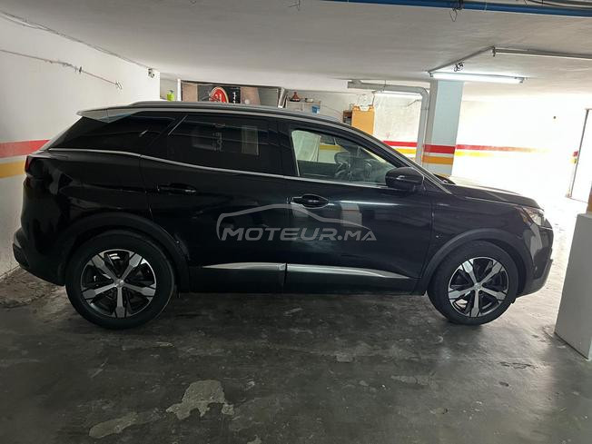 À vendre Peugeot 3008 de 2019en excellent état.