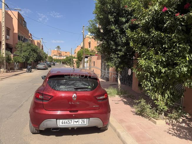 Clio 4 GT Line Rouge intense, en très bon état 