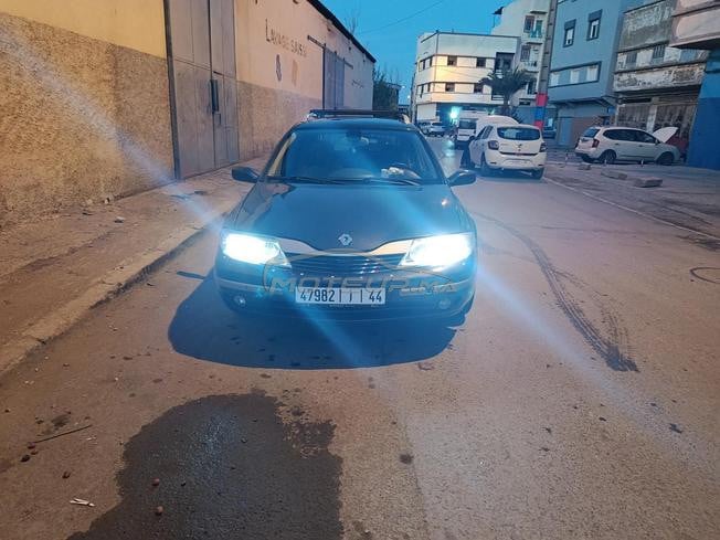 سيارة رينو لاگونا