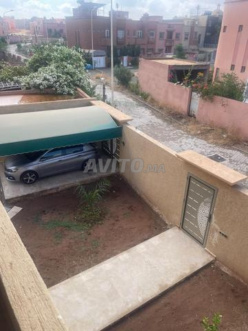 فيلا للبيع 3 غرف نوم 286 م2 طريق تامنسورت