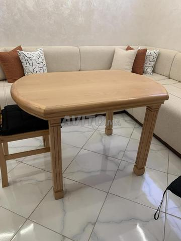 طاولة طعام
