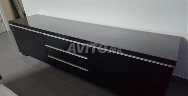 Meuble TV IKEA Noir Laqué modèle Burs - 2
