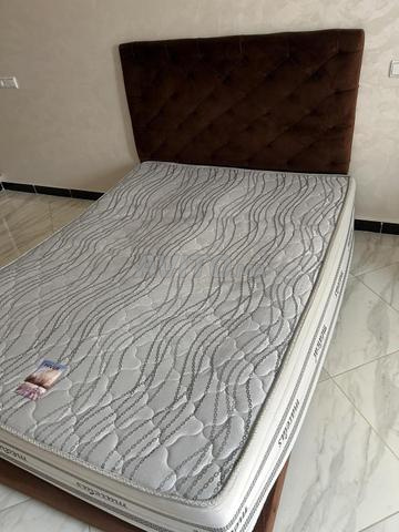 Lit avec matelas médical - 2