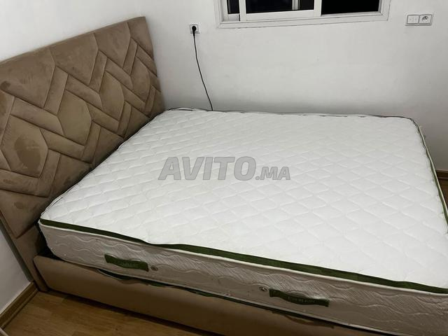 Chambre à coucher lit avec rangement et matelas - 2