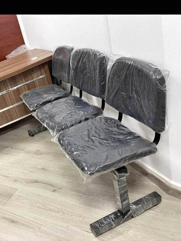 Banquette d’attente en similicuir أريكة انتظار  - 2