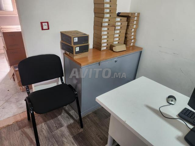 بيع مجموعة أثاث مكتبي شبه جديد