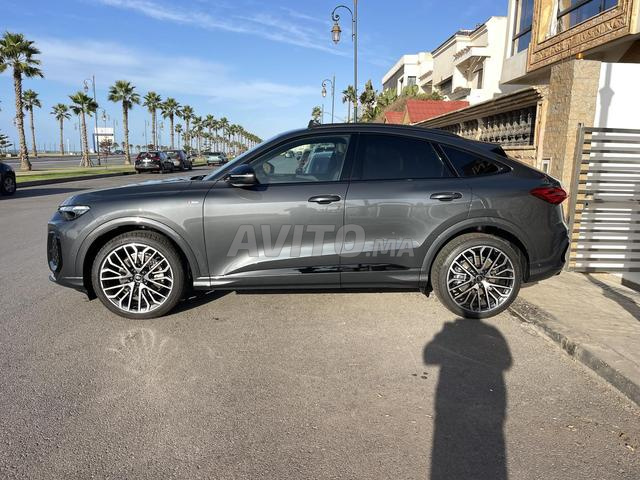 Audi Q5 Sportback neuve - 2