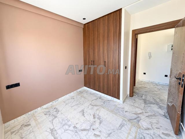 🏠 استوديو فارغ للإيجار طويل الأمد