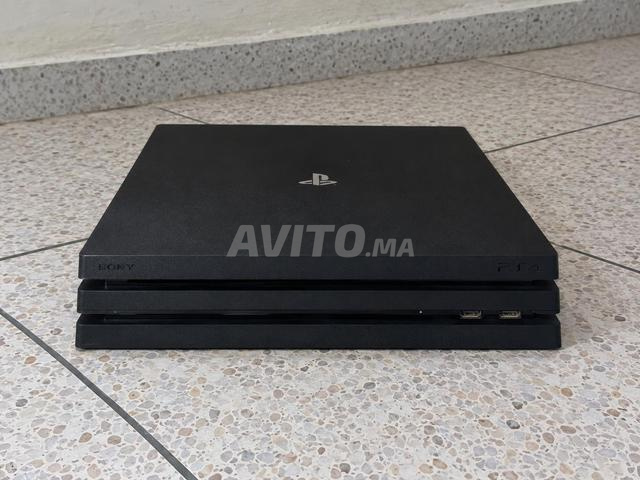 PS4 Pro 2 manettes 864 Go Fallout 4 gratuit - 2