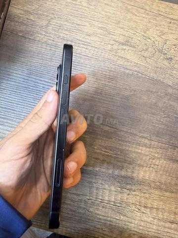 iPhone 16 noir - 2