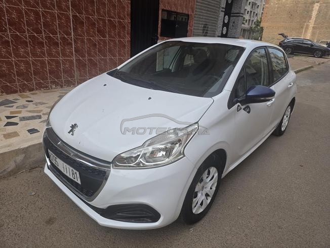 voiture  208