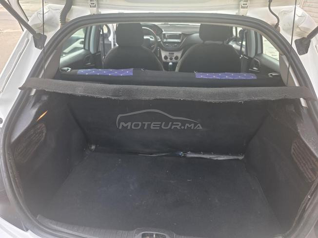 voiture  208