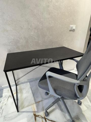 Chaise de bureau ergonomique et bureau - 2