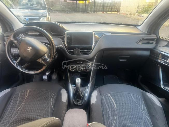 Peugeot 208 très bonne état 