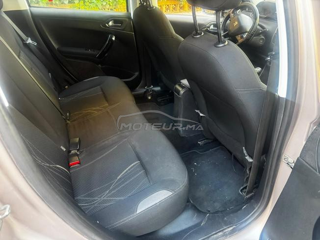 Peugeot 208 très bonne état 