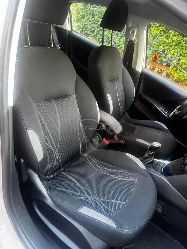 Peugeot 208 très bonne état 