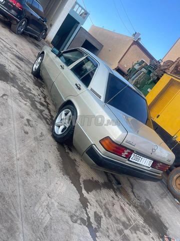 Mercedes 190 - 2
