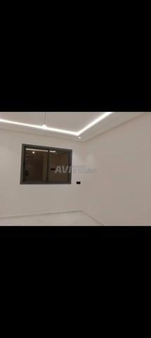 شقة جديدة فارغة للكراء في سكن خاص - 2