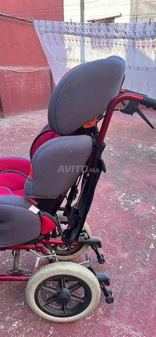 Fauteuil roulant pour enfants avec table à manger neuf - 2