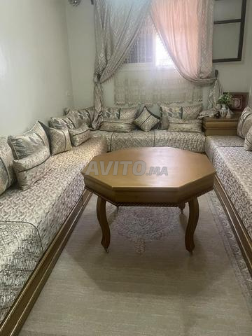 صالون مغربي كبير بحالة جيدة