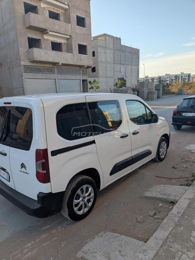 سيارة جيدة لمهتم مرحبا