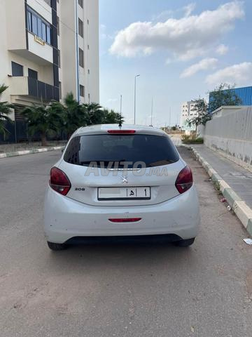 Peugeot 208 White Edition – 2017 – WW Maroc - 2
