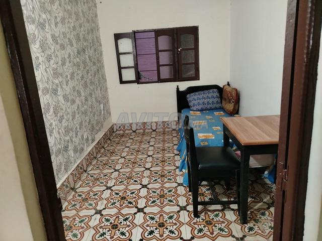 Chambre meublée proche du tram pour fille