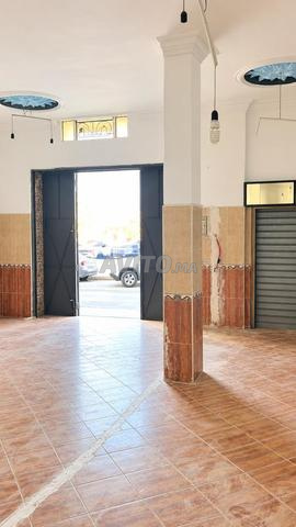 Local commercial 73 m² titré – M’diq plage - 2