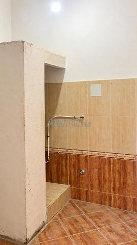 Local commercial 30 m² titré – M’diq plage - 2