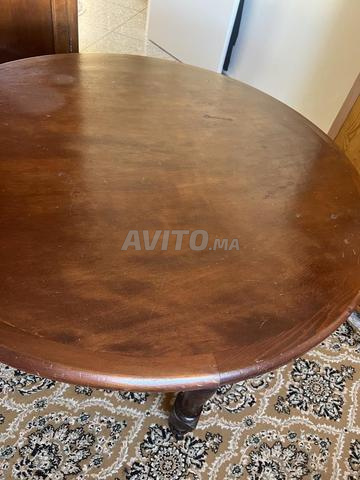 Table en bois rouge - 2
