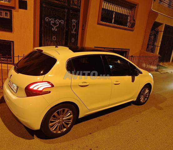 Peugeot 208 blanc édition - 2