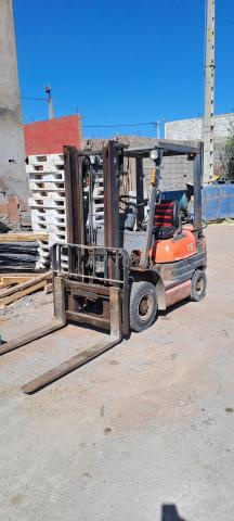 تويوتا 1.8 طن بحالة ممتازة - 2