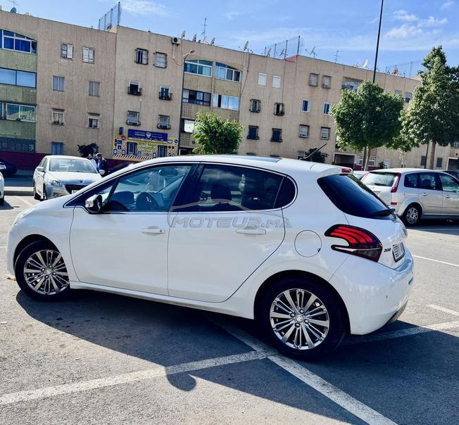 208 White edition 2019 