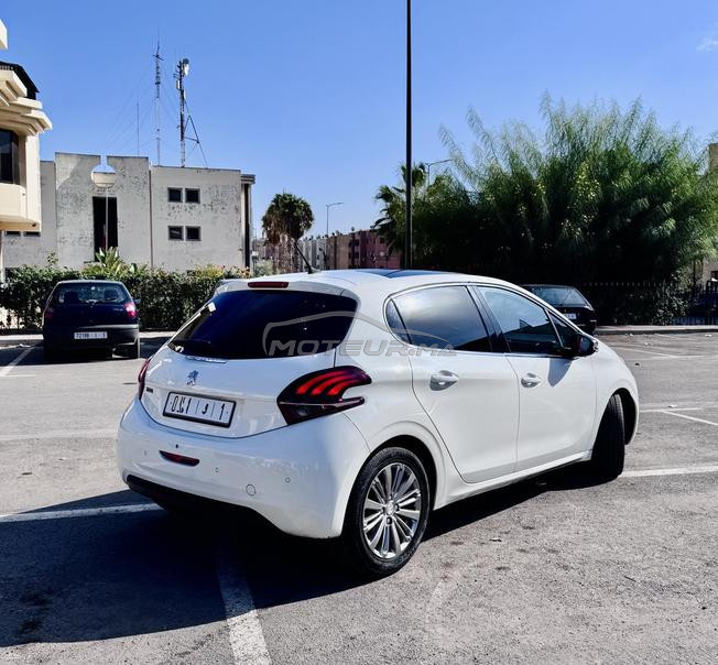 208 White edition 2019 