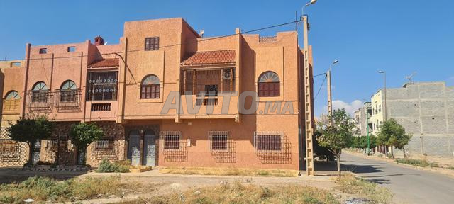 Maison titrée à vendre, 3 façades, quartier des fleurs, négociable - 2