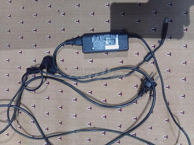 كابل كهربائي شاحن حاسوب محمول ماركة HP - 2