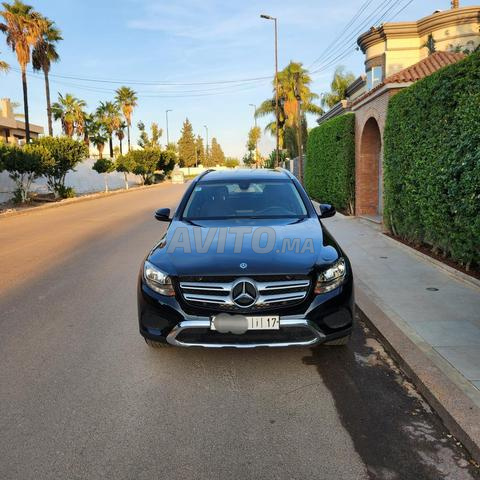 للبيع سيارتي مرسيدس GLC 220D ممتازة