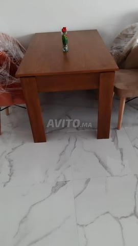 Table 1500 et 4 chaises neuves 1000 - 2