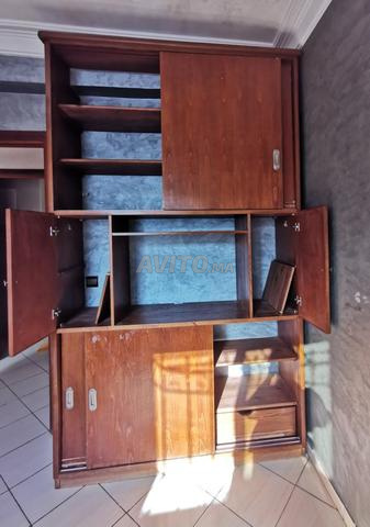 Armoire en bois massif en bon état à vendre - 2