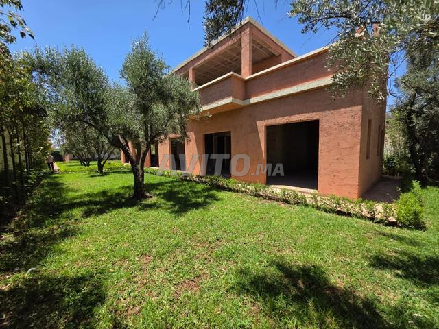Villa semi finie titrée