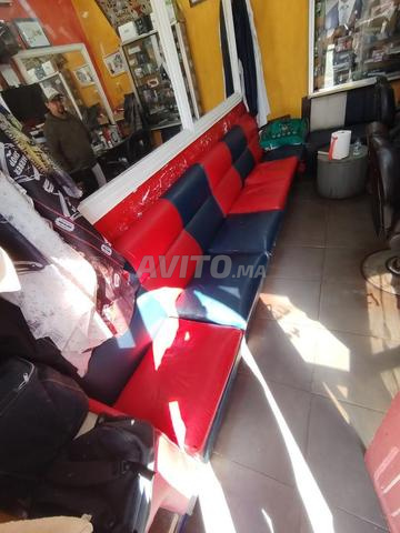 جميع تجهيزات محل صالون حلاقة كراسي مرايا فيترينا