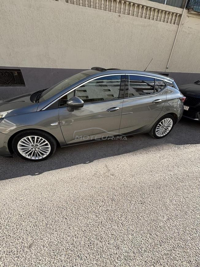 Opel Astra Diesel Automatique 2021 à Casablanca