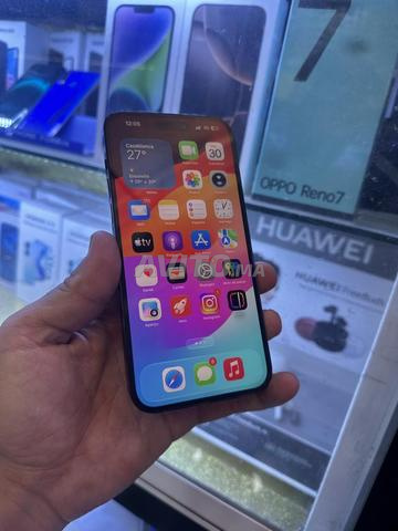 iPhone 14 Pro Max officiel 256/84 état - 2