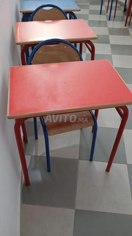 طاولات مع كراسي