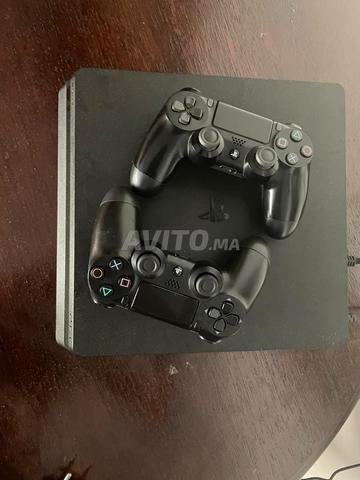 À vendre PlayStation 4 Slim (PS4 Slim) avec manette 🎮 - 2