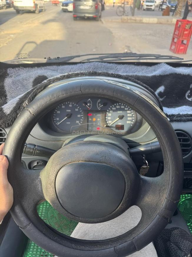 سيارة Modèle 2000 – Très bon état – 55 000 DH