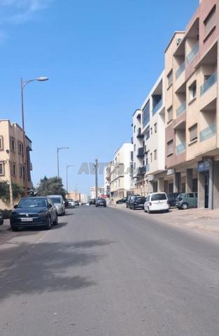 Excellente opportunité d'investissement immobilier : terrain spacieux à double façade - 2
