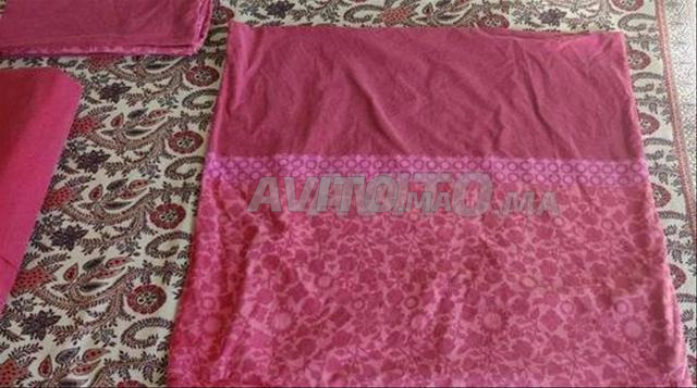 طقم مفروشات سرير كامل بدرجات الفوشيا والأحمر - 2