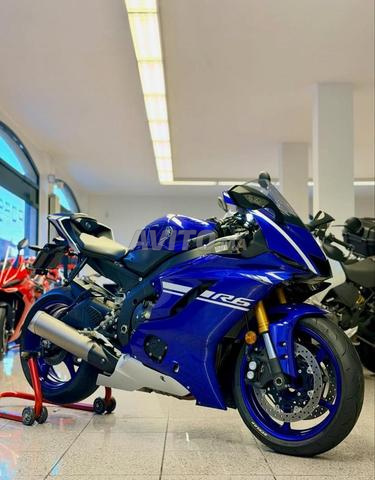 دراجة نارية ياماها YZF-R6 جديدة زرقاء 2019